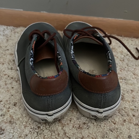 ✅ VANS Lace Up Low Top Canvas Sneakers Skater Shoes Size 8 US Women, 6.5 US Men - Picture 2 of 6